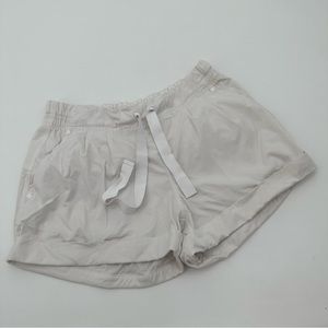Lululemon Play All Day Shorts Size 6